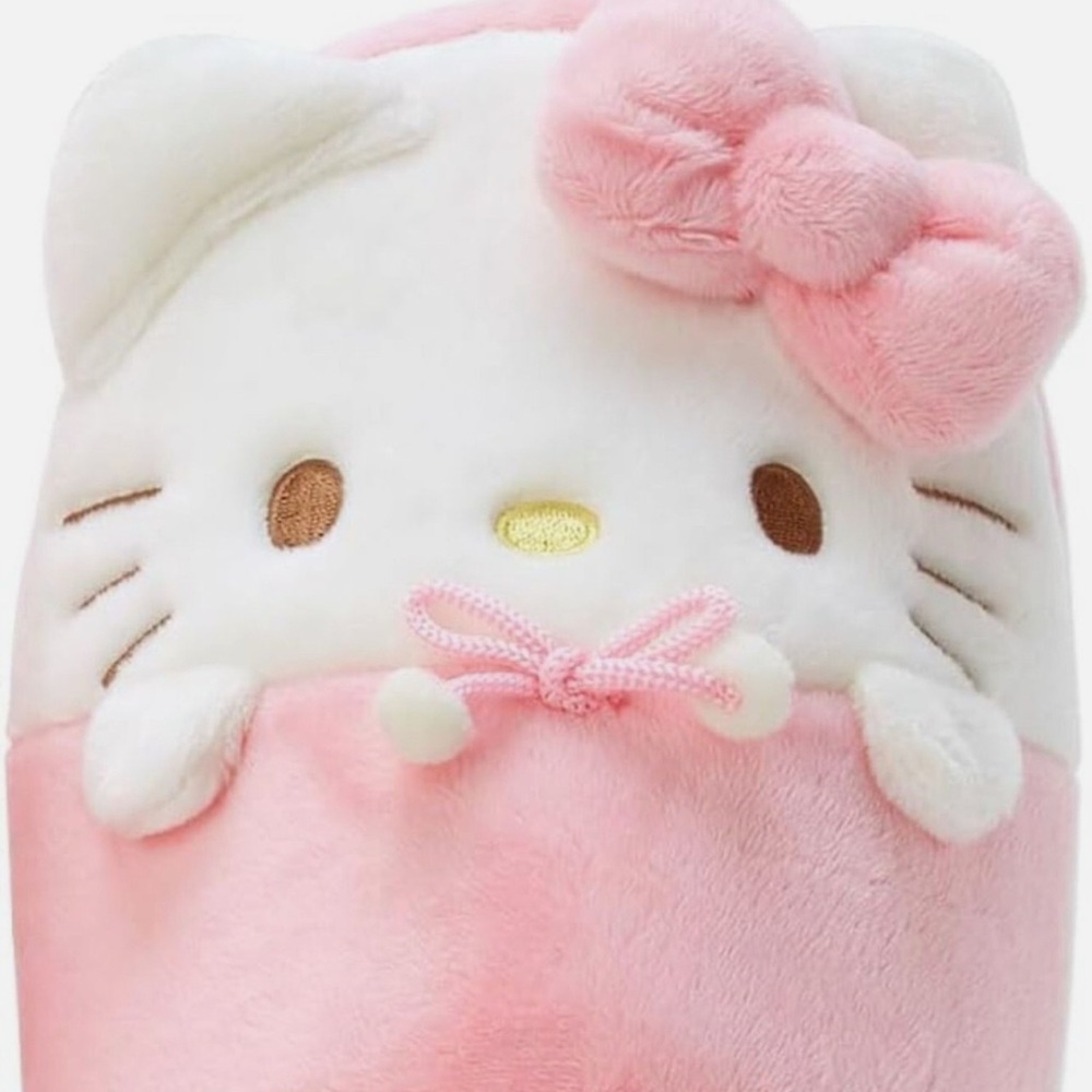 Hello Kitty Character Shaped Warm Slippers Made in Japan (NWT) - Picture 3 of 5